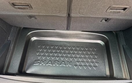 Volkswagen Sharan II, 2015 год, 990 000 рублей, 28 фотография