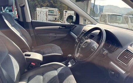 Volkswagen Sharan II, 2015 год, 990 000 рублей, 21 фотография