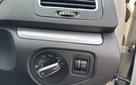 Volkswagen Sharan II, 2015 год, 990 000 рублей, 24 фотография