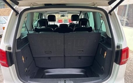 Volkswagen Sharan II, 2015 год, 990 000 рублей, 30 фотография