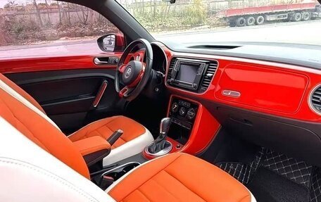 Volkswagen Beetle, 2019 год, 1 700 000 рублей, 6 фотография