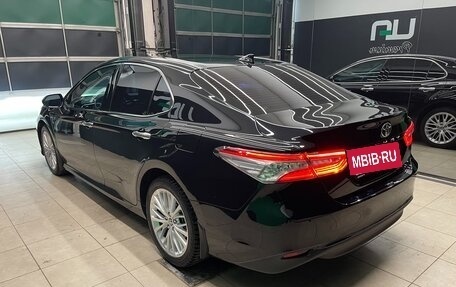 Toyota Camry, 2020 год, 2 900 000 рублей, 4 фотография