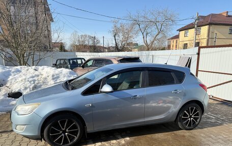 Opel Astra J, 2011 год, 650 000 рублей, 3 фотография