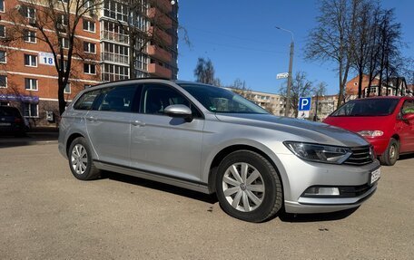 Volkswagen Passat B8 рестайлинг, 2018 год, 1 700 000 рублей, 3 фотография