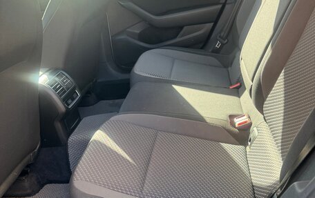 Volkswagen Passat B8 рестайлинг, 2018 год, 1 700 000 рублей, 11 фотография