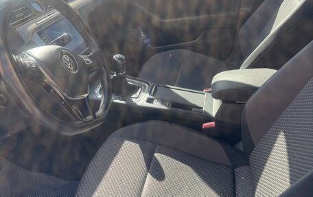 Volkswagen Passat B8 рестайлинг, 2018 год, 1 700 000 рублей, 13 фотография