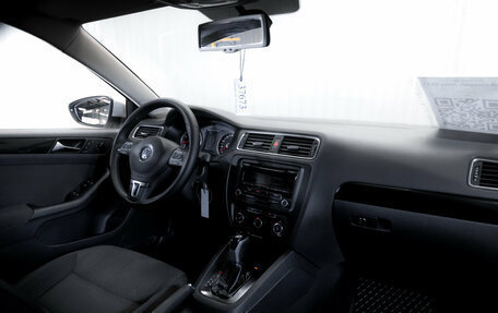 Volkswagen Jetta VI, 2011 год, 950 000 рублей, 17 фотография