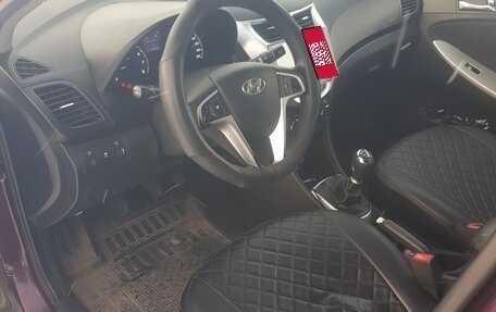 Hyundai Solaris II рестайлинг, 2012 год, 850 000 рублей, 1 фотография