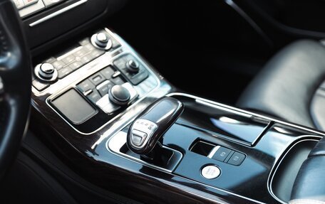 Audi A8, 2012 год, 2 500 000 рублей, 11 фотография