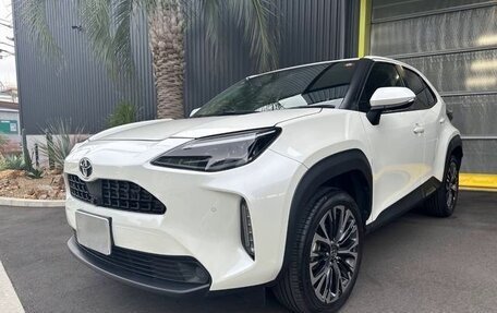 Toyota C-HR I рестайлинг, 2022 год, 1 633 000 рублей, 2 фотография