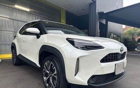 Toyota C-HR I рестайлинг, 2022 год, 1 633 000 рублей, 4 фотография