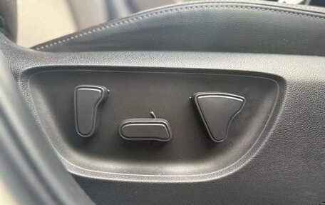 Toyota C-HR I рестайлинг, 2022 год, 1 633 000 рублей, 19 фотография