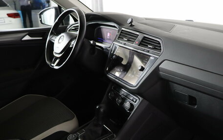 Volkswagen Tiguan II, 2019 год, 2 499 990 рублей, 10 фотография