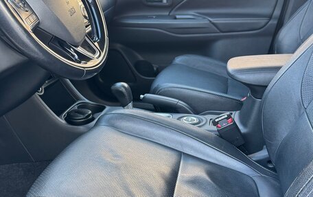 Mitsubishi Outlander III рестайлинг 3, 2016 год, 1 725 000 рублей, 9 фотография