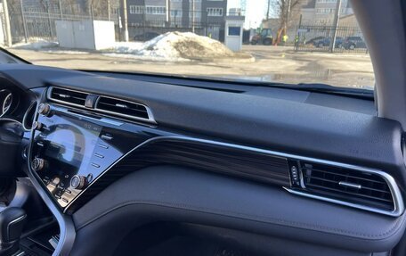 Toyota Camry, 2018 год, 3 150 000 рублей, 14 фотография