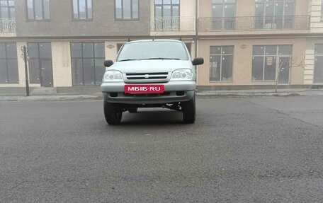 Chevrolet Niva I рестайлинг, 2003 год, 330 000 рублей, 7 фотография