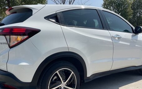 Honda Vezel, 2022 год, 1 410 840 рублей, 5 фотография