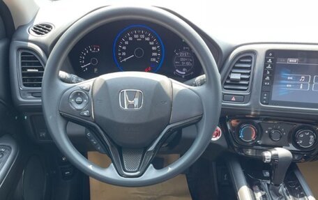 Honda Vezel, 2022 год, 1 410 840 рублей, 17 фотография