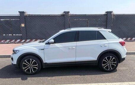 Volkswagen T-Roc I, 2022 год, 2 750 000 рублей, 7 фотография