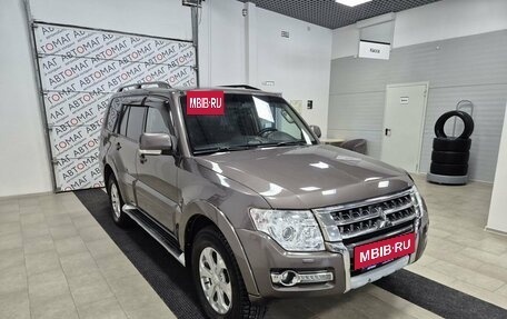 Mitsubishi Pajero IV, 2015 год, 2 196 000 рублей, 3 фотография