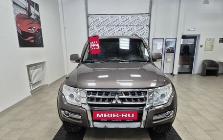 Mitsubishi Pajero IV, 2015 год, 2 196 000 рублей, 2 фотография