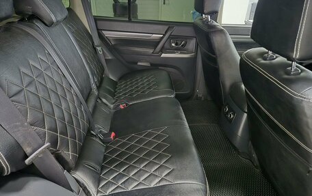 Mitsubishi Pajero IV, 2015 год, 2 196 000 рублей, 17 фотография