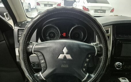 Mitsubishi Pajero IV, 2015 год, 2 196 000 рублей, 20 фотография