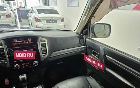 Mitsubishi Pajero IV, 2015 год, 2 196 000 рублей, 28 фотография
