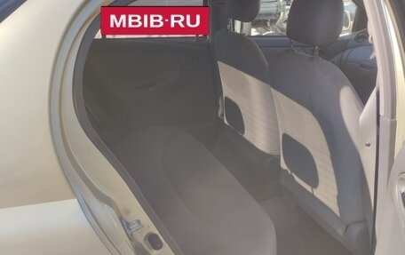 Toyota Platz, 2001 год, 179 000 рублей, 2 фотография