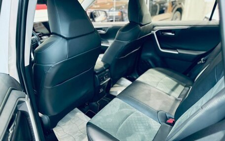 Toyota RAV4, 2025 год, 4 540 000 рублей, 7 фотография