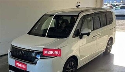 Honda Stepwgn, 2022 год, 2 330 000 рублей, 1 фотография