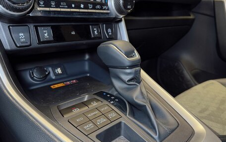 Toyota RAV4, 2025 год, 4 330 000 рублей, 19 фотография