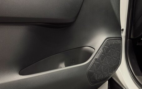 Toyota RAV4, 2025 год, 4 330 000 рублей, 29 фотография