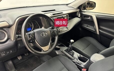 Toyota RAV4, 2015 год, 1 899 000 рублей, 10 фотография