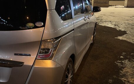 Honda Freed I, 2012 год, 1 050 000 рублей, 5 фотография