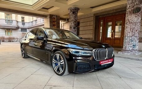 BMW 7 серия, 2019 год, 9 000 000 рублей, 14 фотография