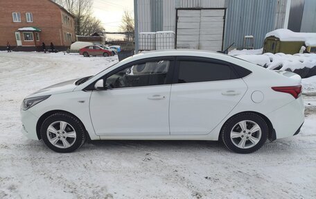 Hyundai Solaris II рестайлинг, 2018 год, 1 250 000 рублей, 5 фотография