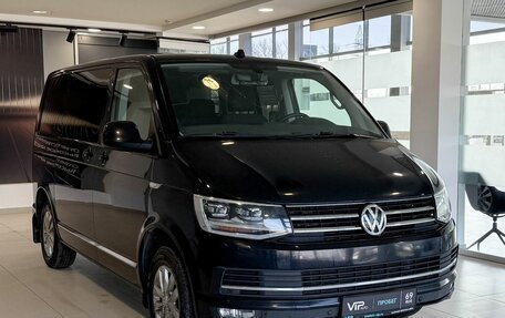Volkswagen Multivan T6 рестайлинг, 2018 год, 3 917 000 рублей, 3 фотография