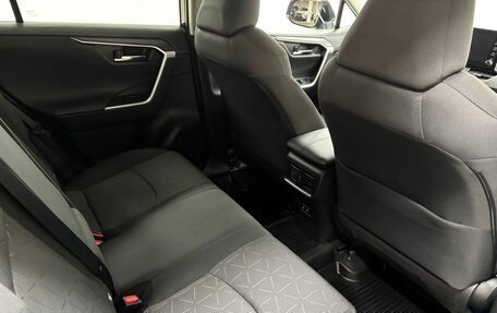 Toyota RAV4, 2021 год, 3 699 000 рублей, 13 фотография