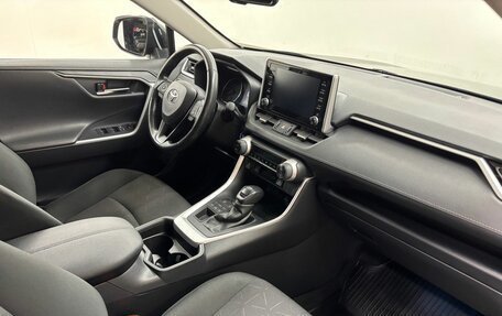 Toyota RAV4, 2021 год, 3 699 000 рублей, 12 фотография