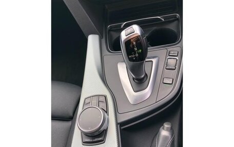 BMW 3 серия, 2018 год, 1 340 000 рублей, 14 фотография