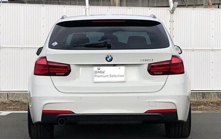 BMW 3 серия, 2018 год, 1 340 000 рублей, 6 фотография