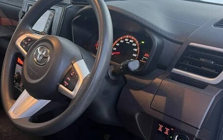 Toyota Roomy I, 2018 год, 800 000 рублей, 5 фотография