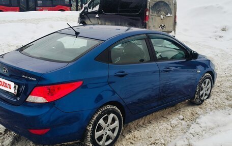 Hyundai Solaris II рестайлинг, 2011 год, 720 000 рублей, 5 фотография