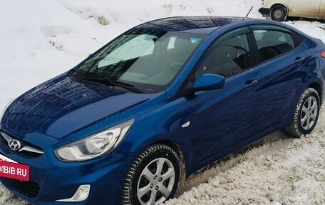Hyundai Solaris II рестайлинг, 2011 год, 720 000 рублей, 2 фотография