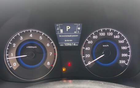 Hyundai Solaris II рестайлинг, 2011 год, 720 000 рублей, 10 фотография