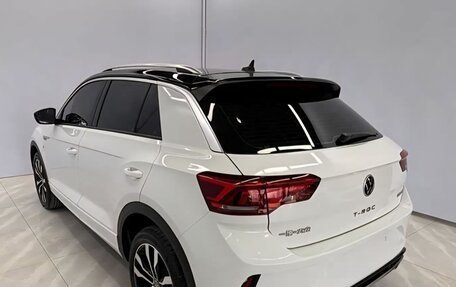 Volkswagen T-Roc I, 2022 год, 2 000 000 рублей, 6 фотография