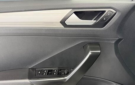 Volkswagen T-Roc I, 2022 год, 2 000 000 рублей, 8 фотография