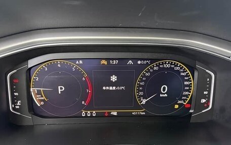 Volkswagen T-Roc I, 2022 год, 2 000 000 рублей, 13 фотография