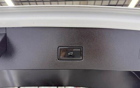 Volkswagen T-Roc I, 2022 год, 2 000 000 рублей, 21 фотография